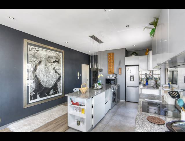 1 BEDROOM APARTMENT FOR SALE IN BRAAMFONTEIN